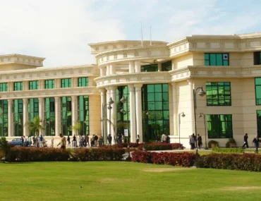 الجامعات الخاصة في القاهرة: من الشيخ زايد و مدينة السادس من اكتوبر الى التجمع الخامس، العاصمة الادارية و مدينة الشروق